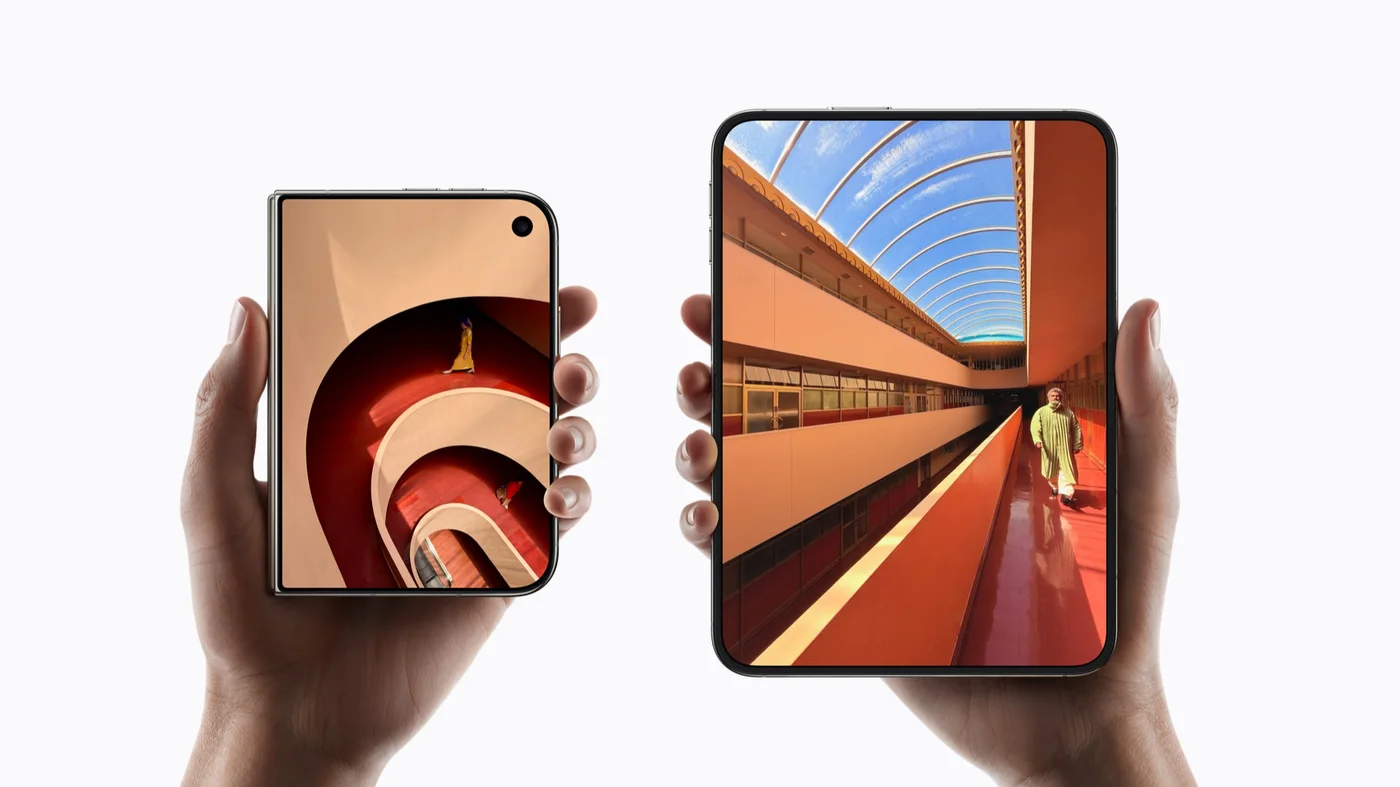 iPhone Duo zugeklappt und aufgeklappt im Größenvergleich